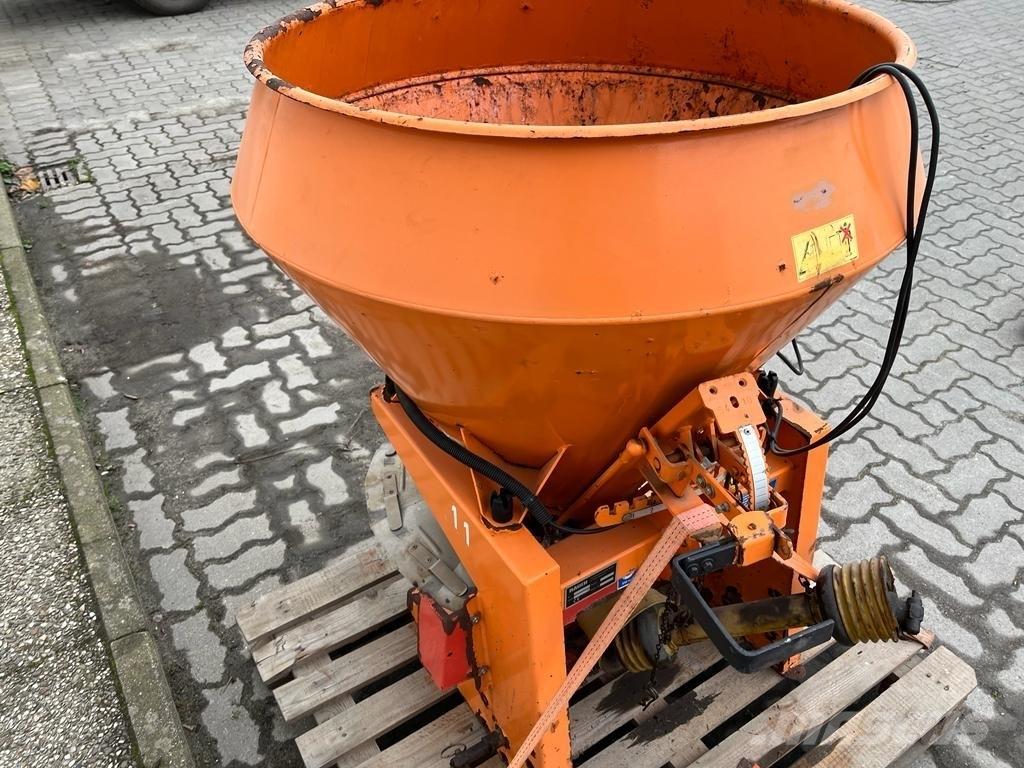 Rauch SA 360 砂と塩撒き専用車