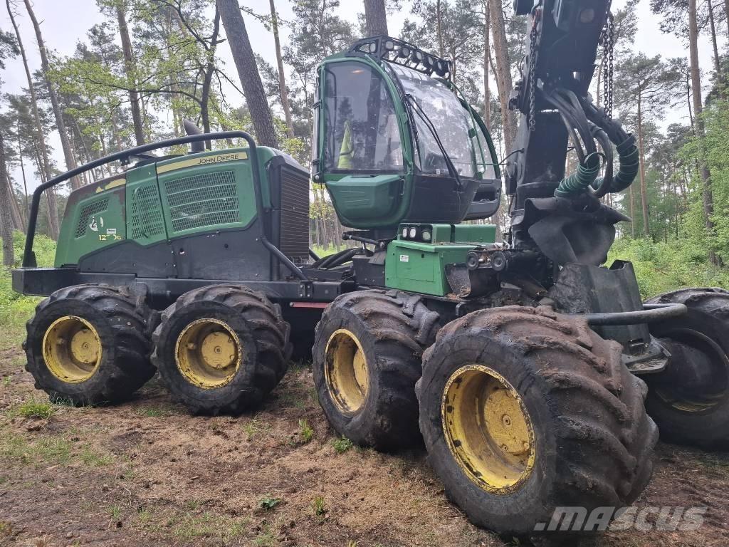 John Deere 1270 G ハーベスター