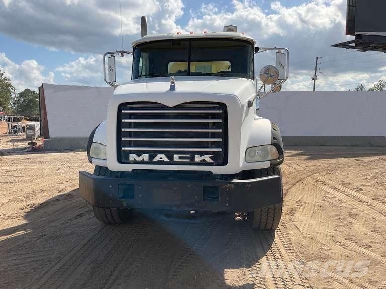 Mack CTP 713 B その他トラック