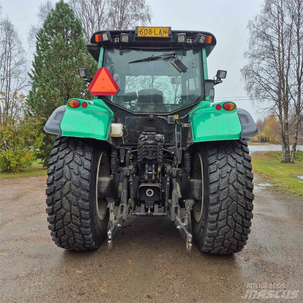Valtra T182 Versu トラクター