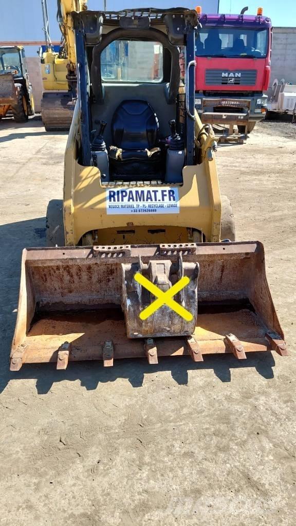 CAT 216 B ミニローダー