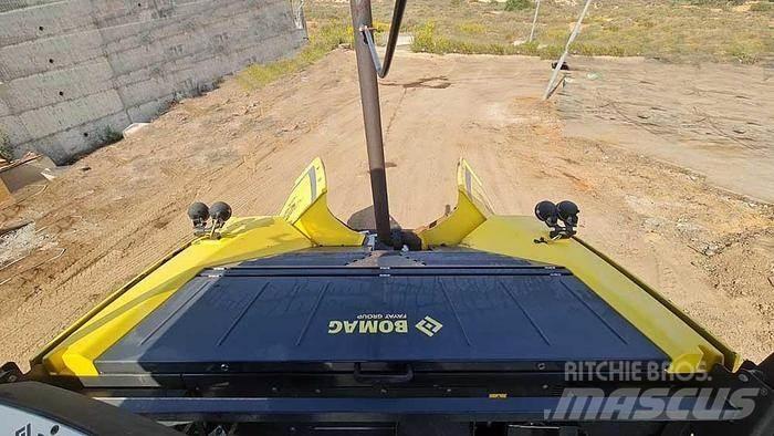 Bomag BF700C-2 建設機械 -　その他