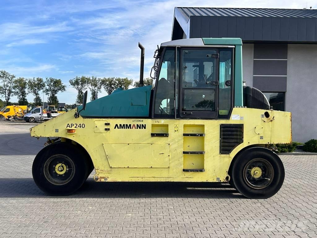 Ammann AP 240 タイヤローラ