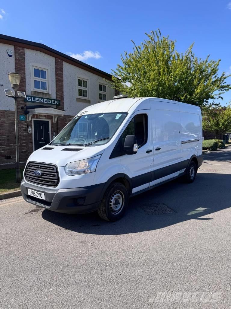 Ford Transit 350 パネルバン