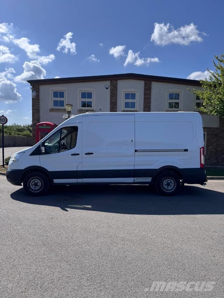 Ford Transit 350 パネルバン