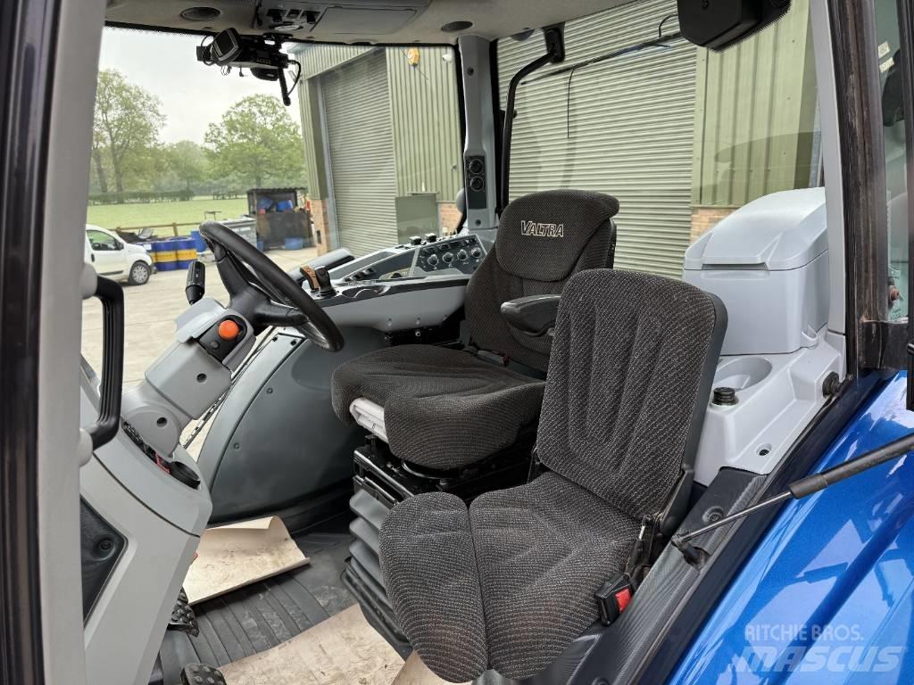 Valtra T 234 V トラクター