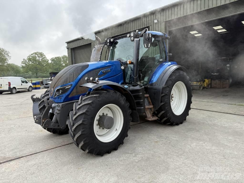 Valtra T 234 V トラクター