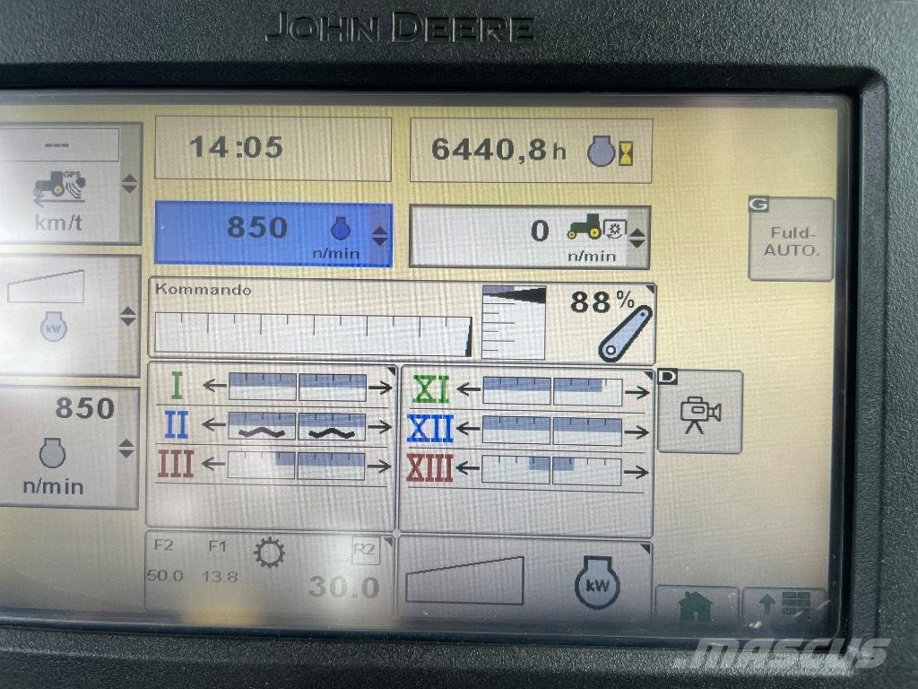 John Deere 6150R トラクター