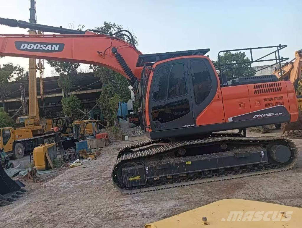 Doosan DX 225 ホイールローダー・タイヤショベル