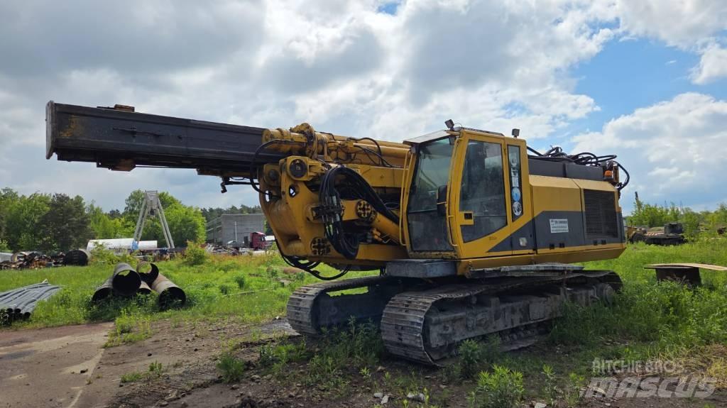 Bauer RTG 16T 振動式パイルドライバー