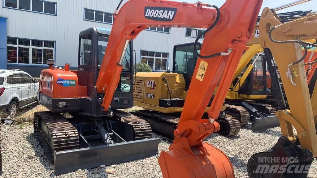 Doosan DH 55-V ミニ油圧ショベル 7t以下（ミニユンボ・ミニディガー）