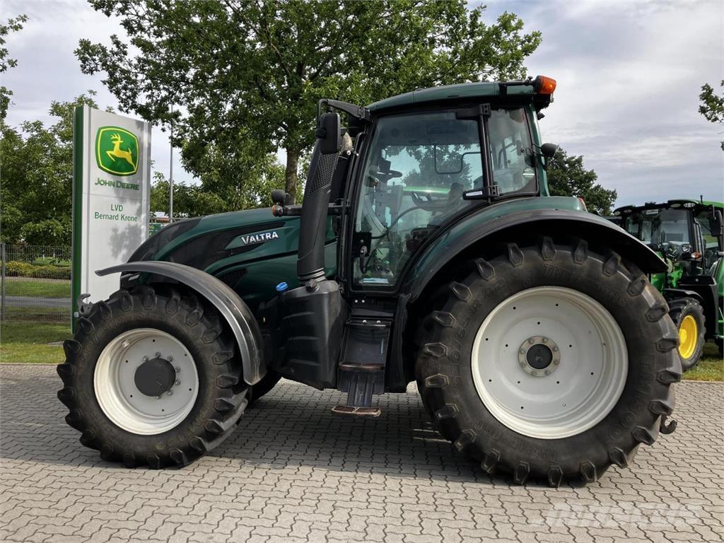 Valtra T174 Versu トラクター