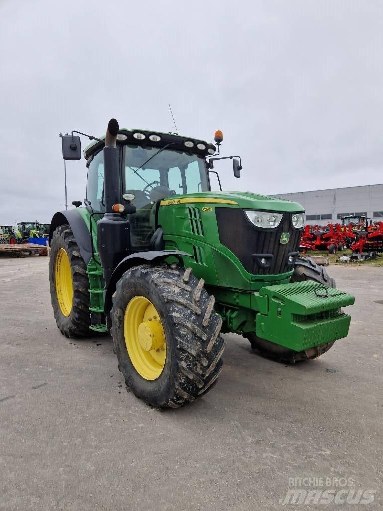 John Deere 6215 R トラクター