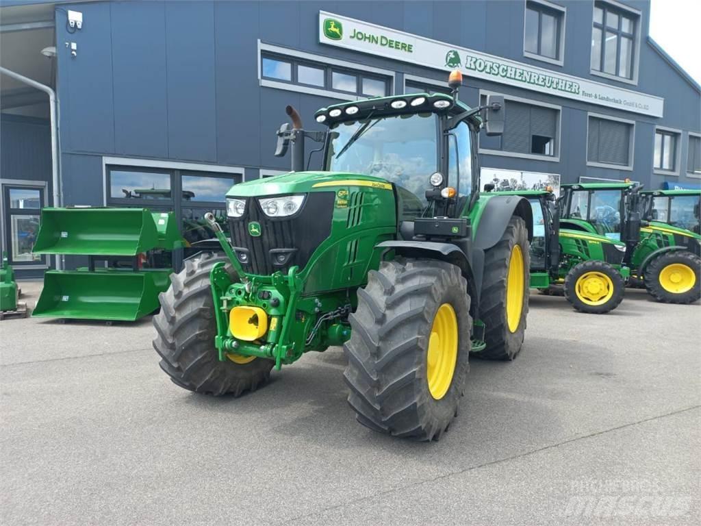 John Deere 6215R トラクター