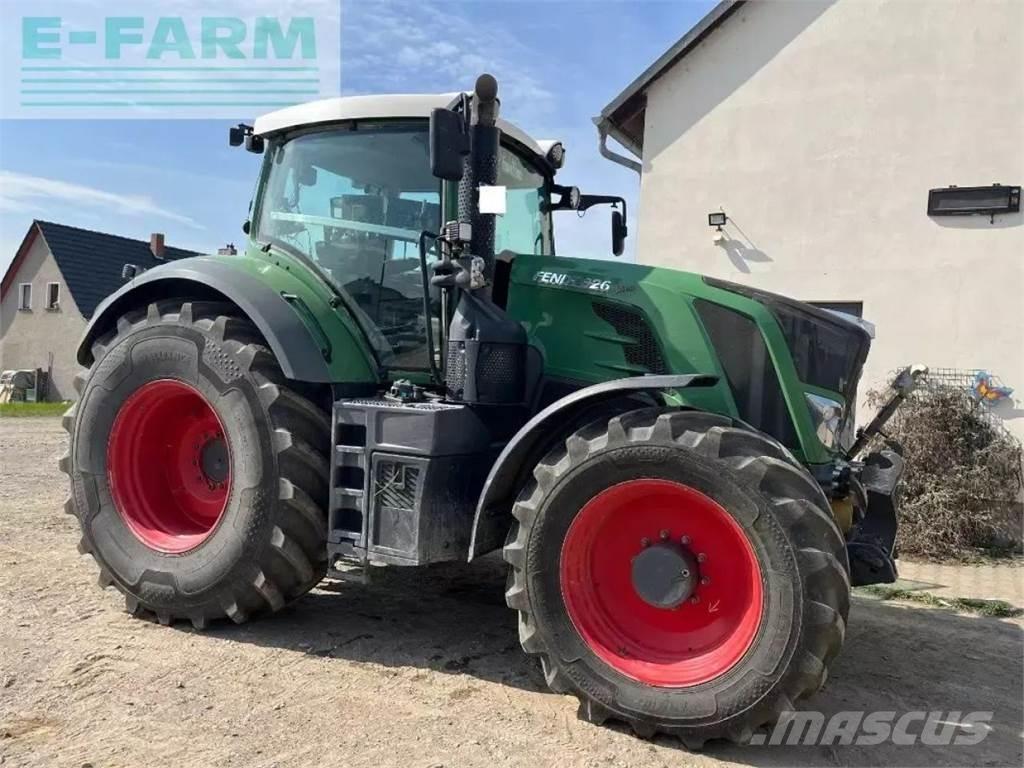 Fendt 826 vario トラクター