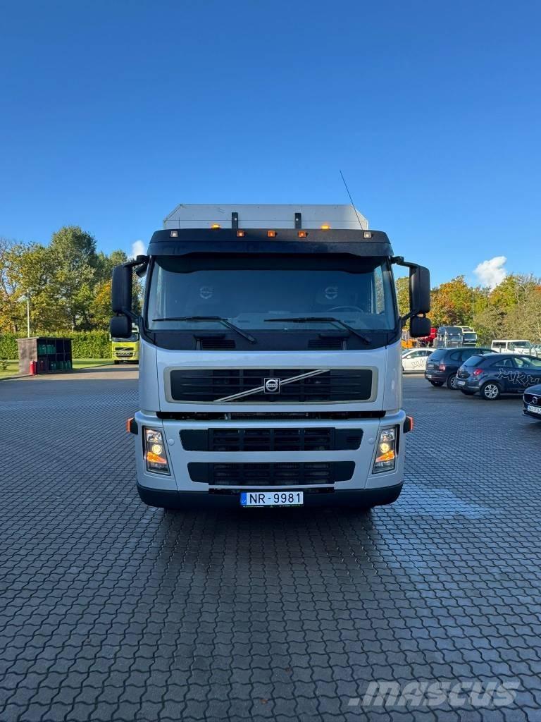 Volvo FM 9 クレーントラック、ユニック車