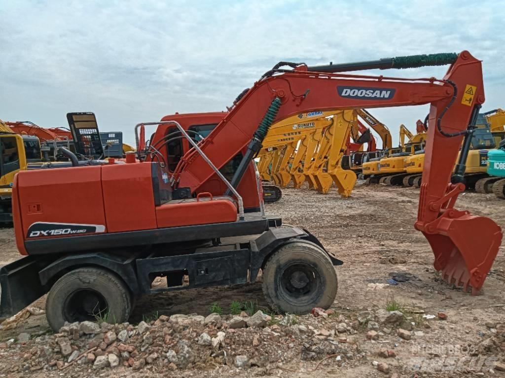 Doosan DH 150 W-7 大型油圧ショベル12t以上（パワーショベル・ユンボ）