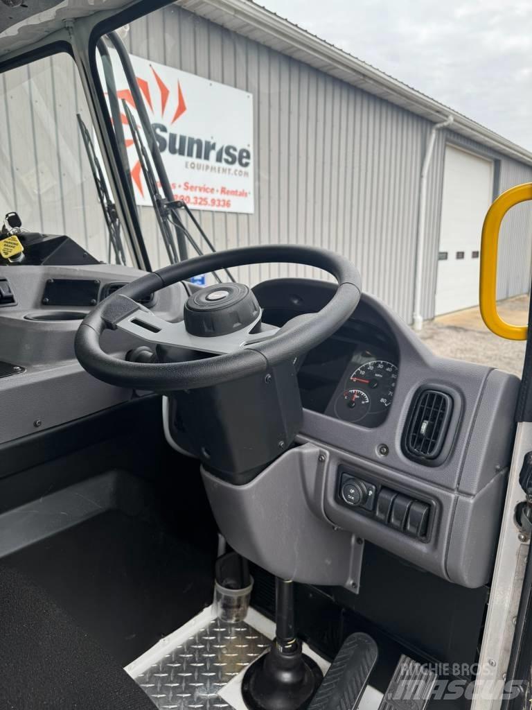 Peterbilt PB520 キャブ付きシャーシ