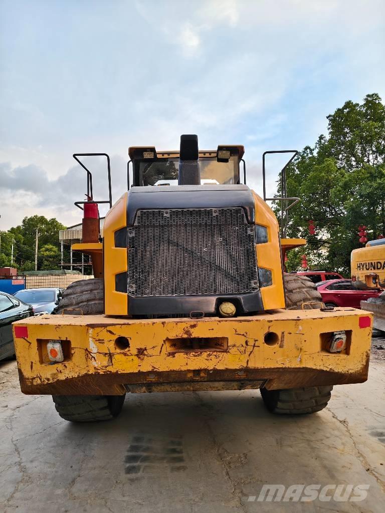 Volvo L 120 ホイールローダー・タイヤショベル