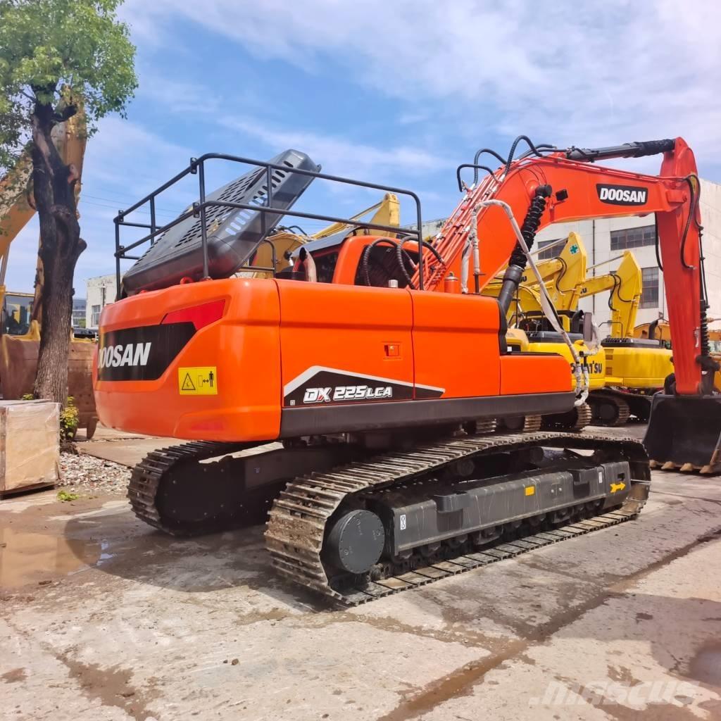 Doosan DX 225 LC-9C 大型油圧ショベル12t以上（パワーショベル・ユンボ）