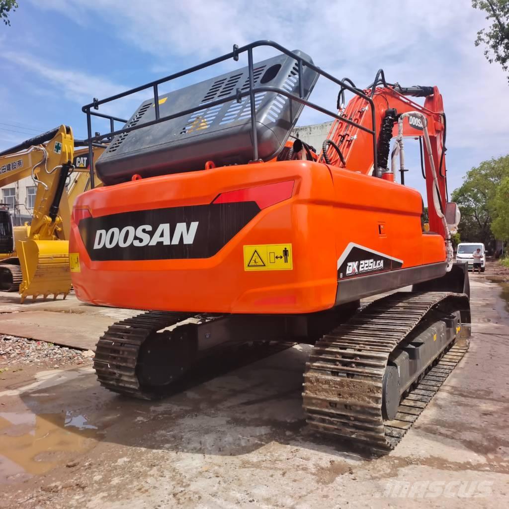 Doosan DX 225 LC-9C 大型油圧ショベル12t以上（パワーショベル・ユンボ）