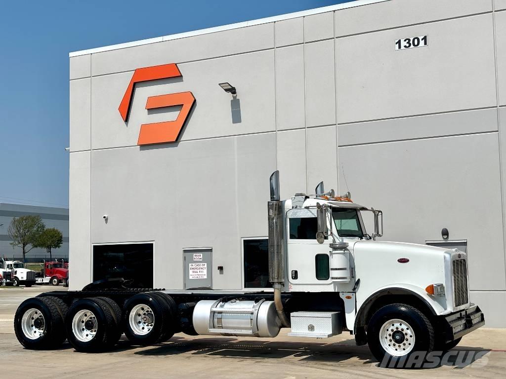 Peterbilt 367 中古トラクターヘッド | トレーラーヘッド