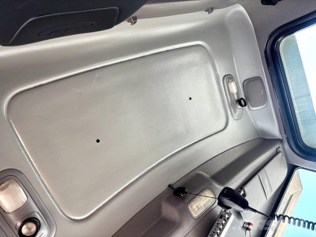 Peterbilt 367 中古トラクターヘッド | トレーラーヘッド