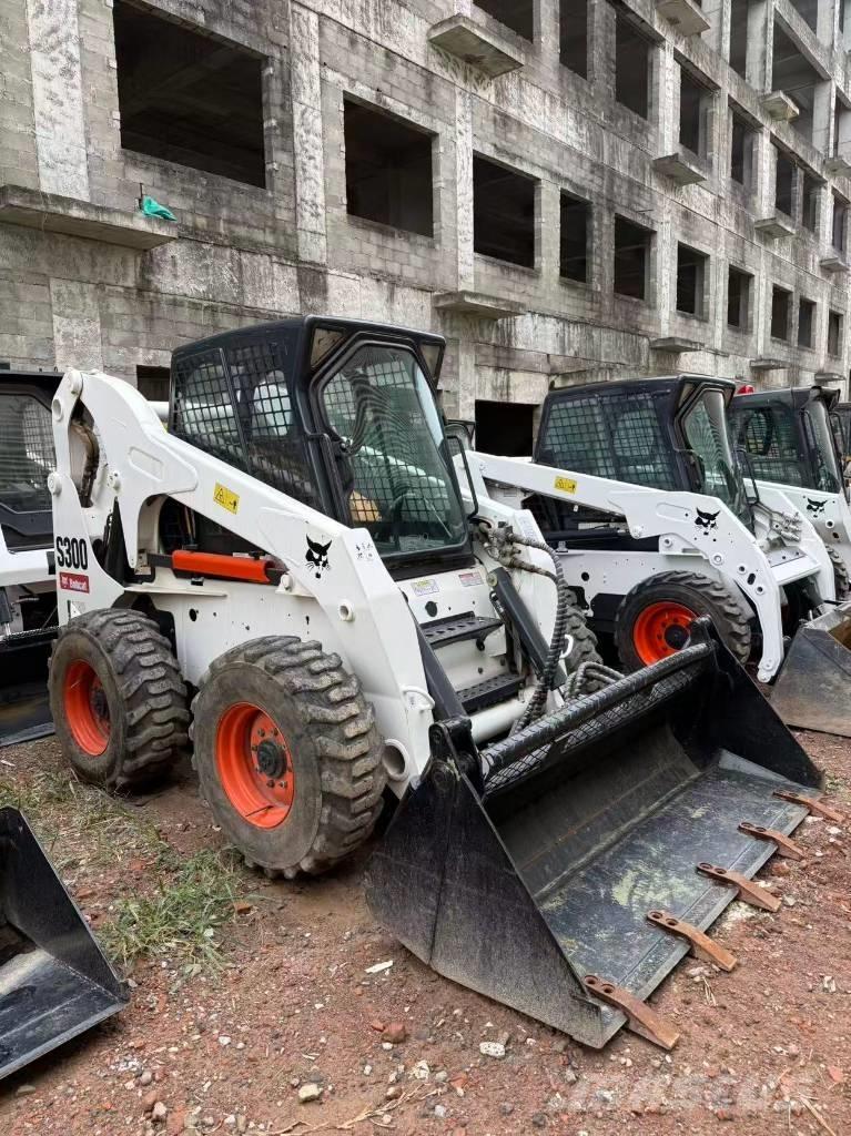 Bobcat S300 スキッドステアローダー