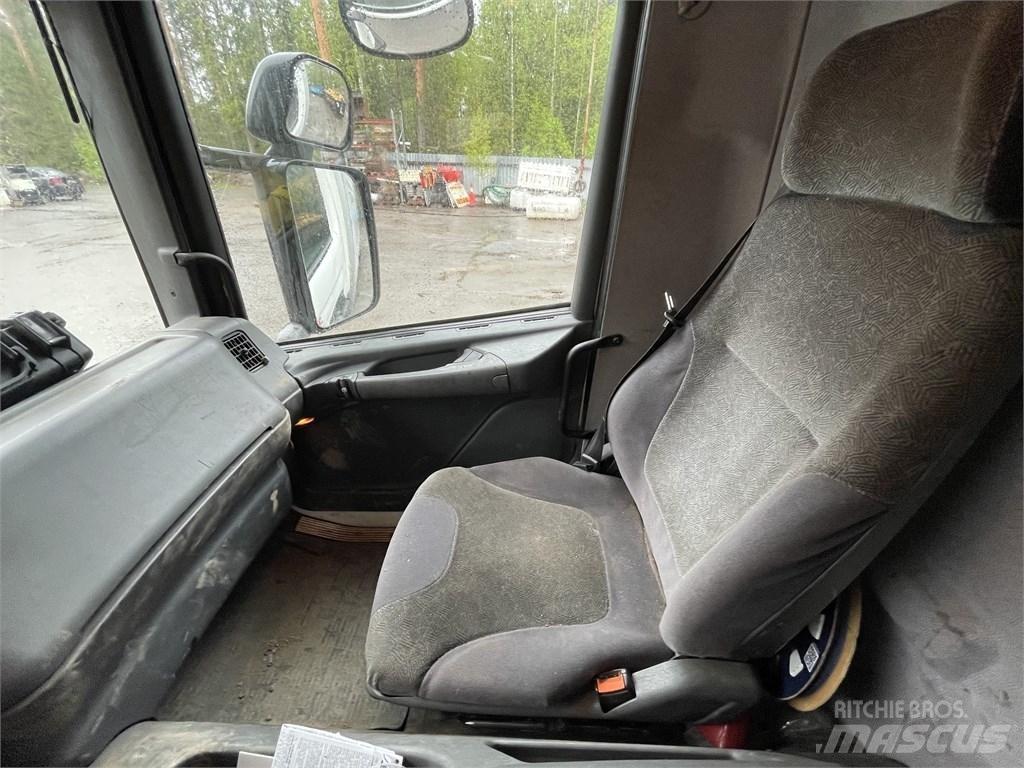 Scania 94 D 260 ボックスボディー、ウイング、箱車