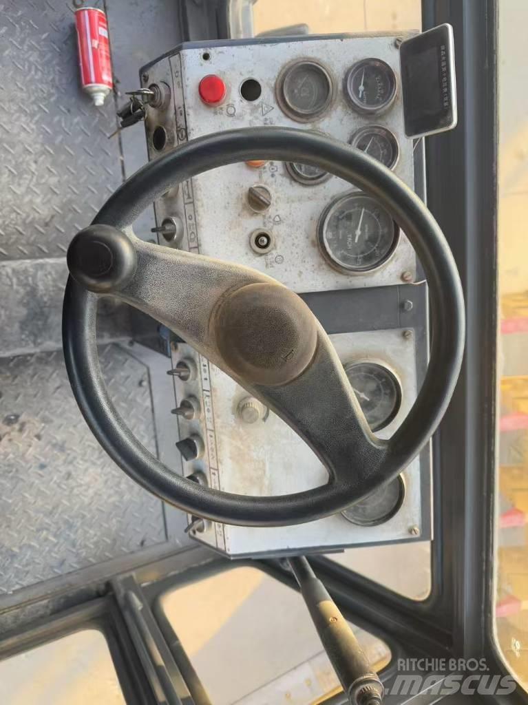 Dynapac CC 211 タンデムローラ