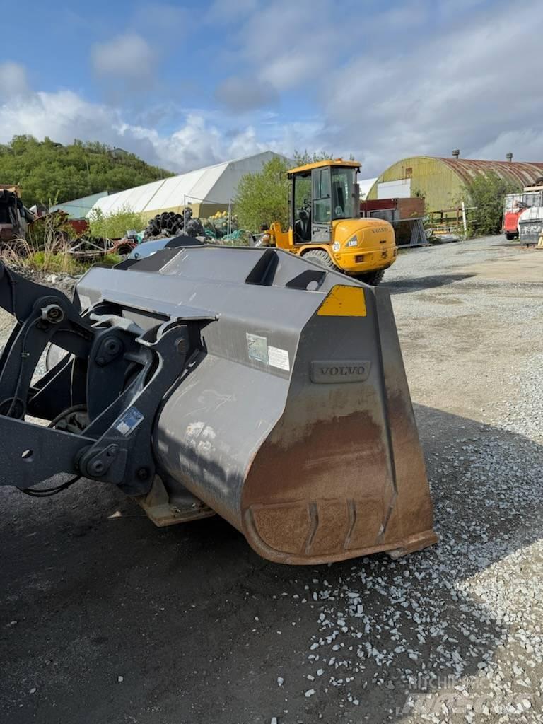Volvo L 70 H ホイールローダー・タイヤショベル