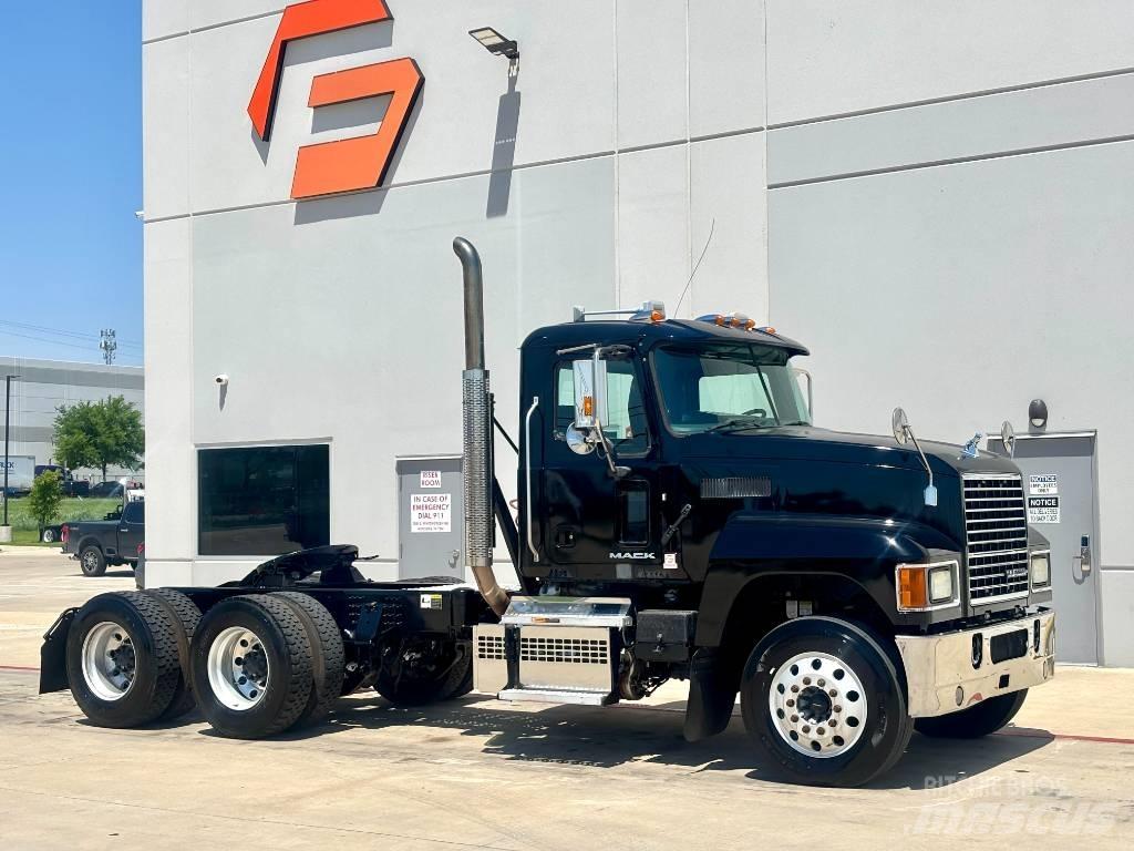 Mack CHU 613 中古トラクターヘッド | トレーラーヘッド