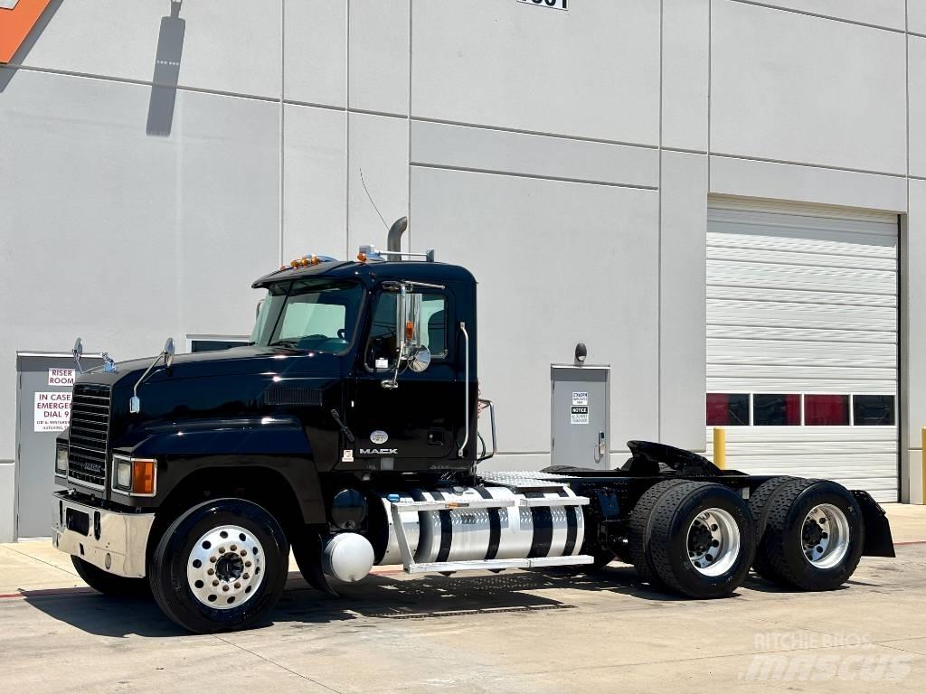 Mack CHU 613 中古トラクターヘッド | トレーラーヘッド