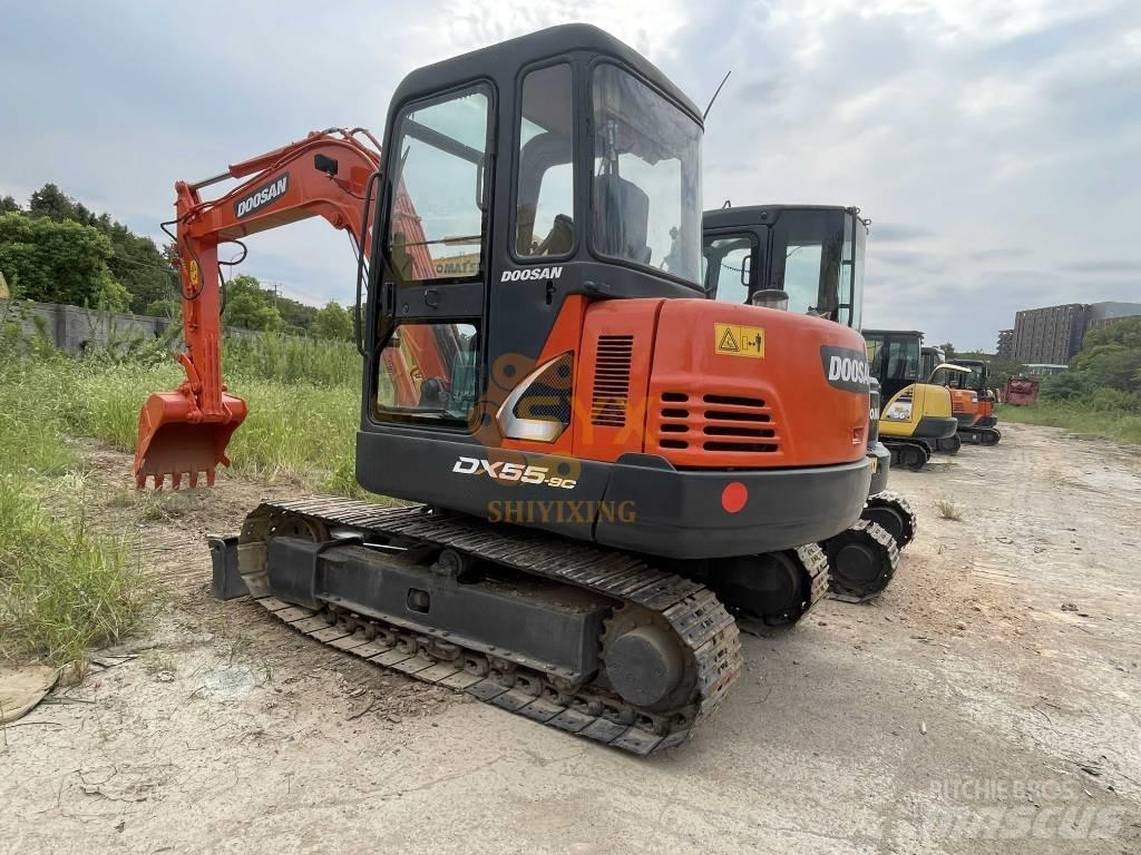 Doosan DX 55 ミニ油圧ショベル 7t以下（ミニユンボ・ミニディガー）