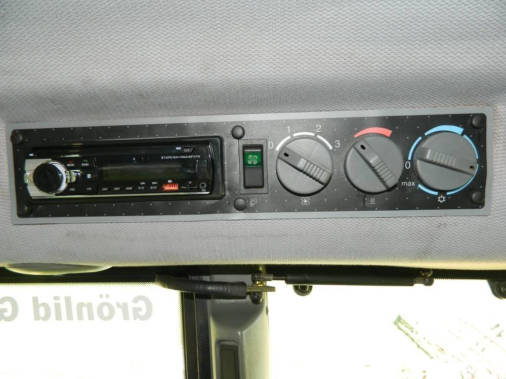 Valtra T 140 トラクター