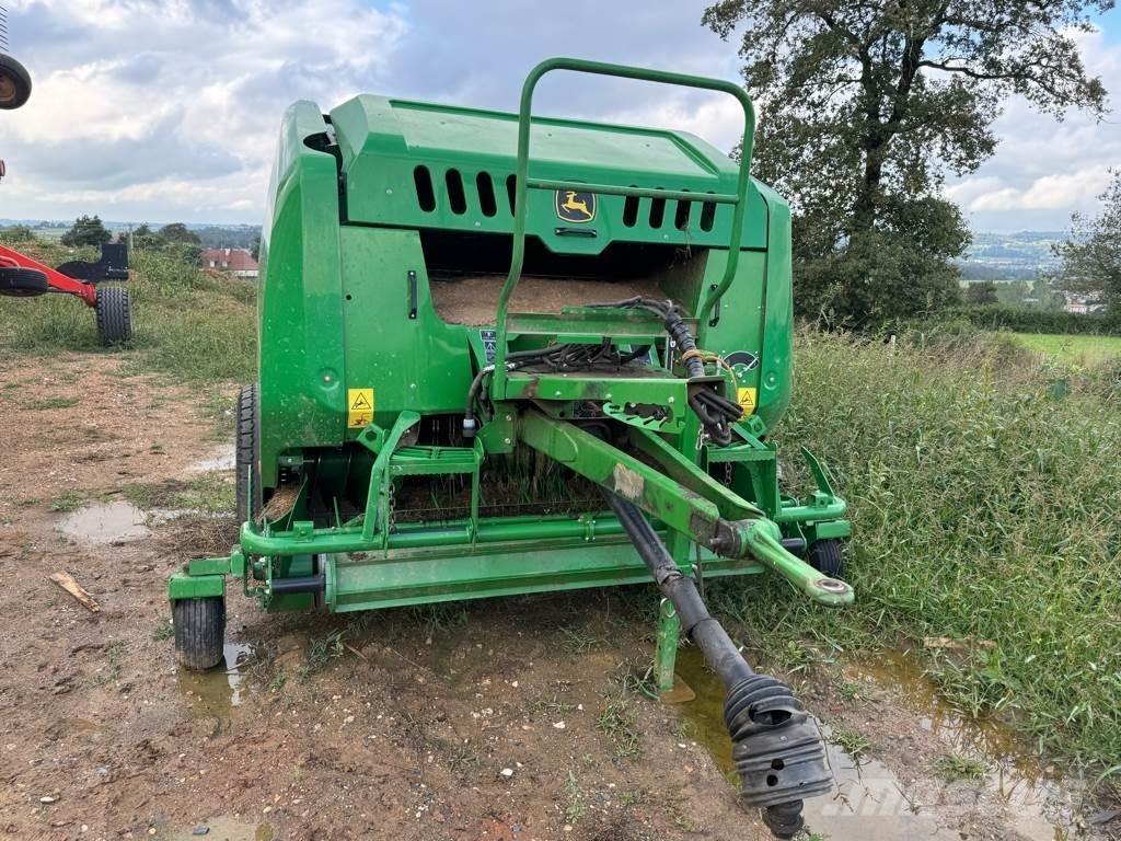 John Deere F441M ラウンドベーラー
