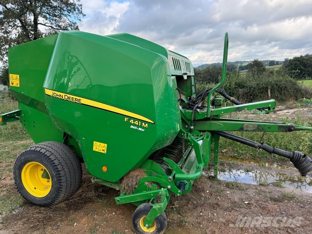 John Deere F441M ラウンドベーラー