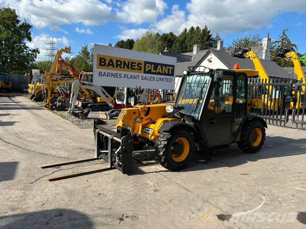JCB 525-60 テレスコーピックハンドラー