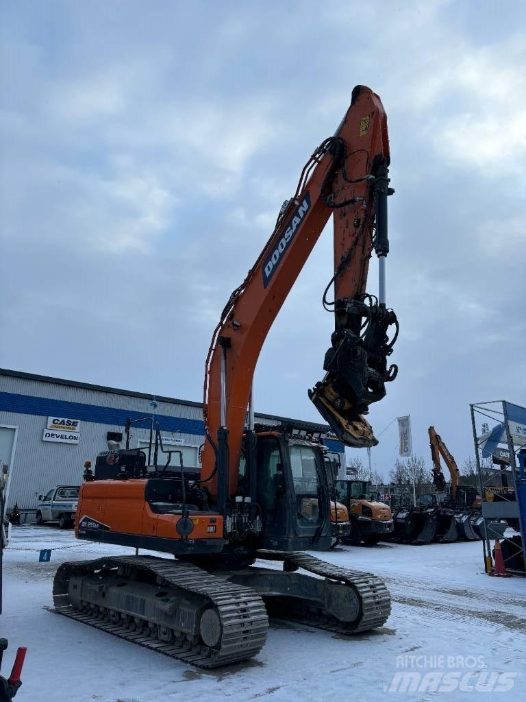 Doosan DX 255 LC-7 大型油圧ショベル12t以上（パワーショベル・ユンボ）