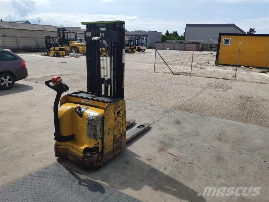Yale MS16 AC 自走式スタッカー