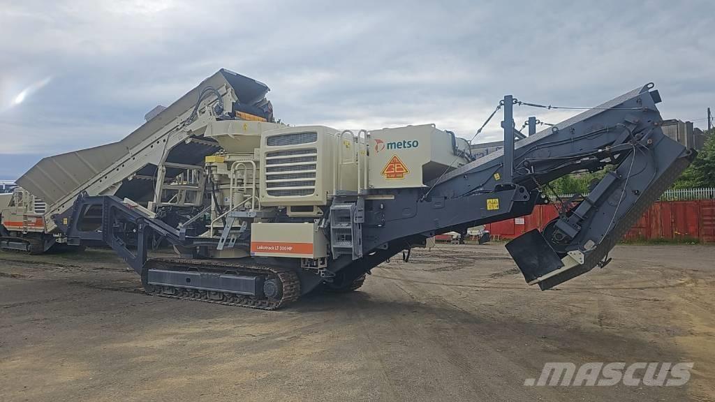 Metso LT 300 HP 自走式クラッシャー