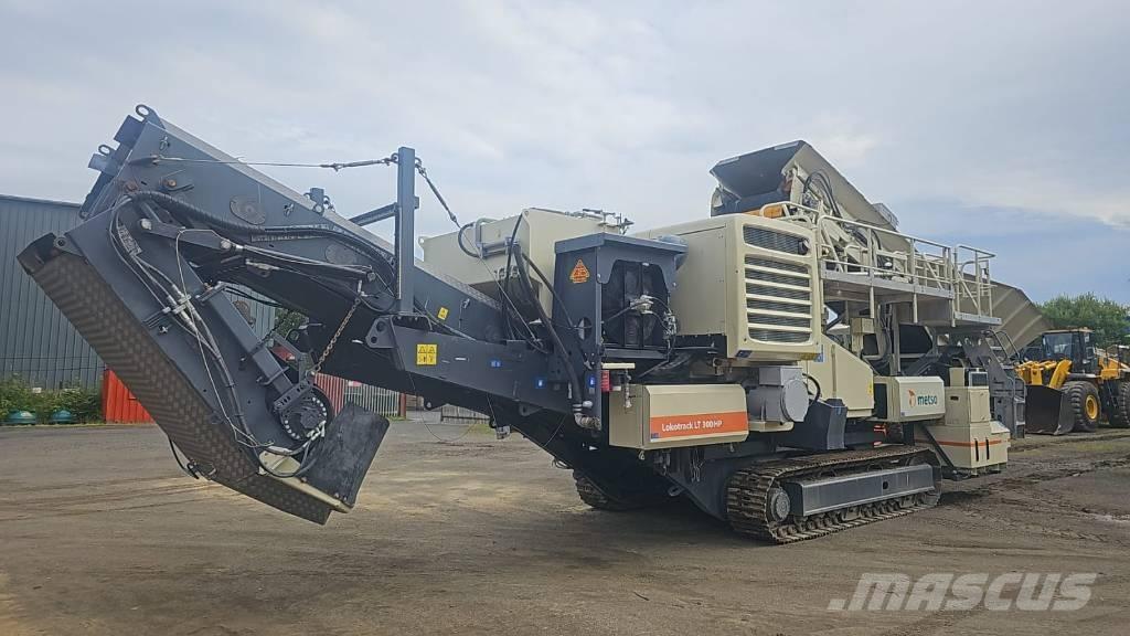 Metso LT 300 HP 自走式クラッシャー