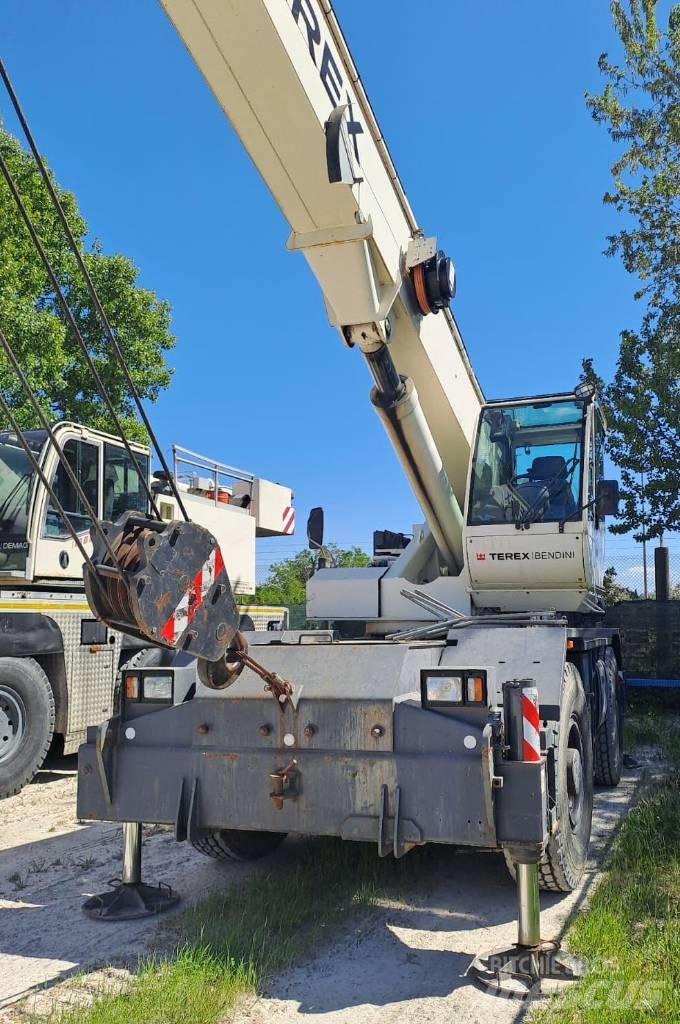 Terex A 350 ラフテレーンクレーン
