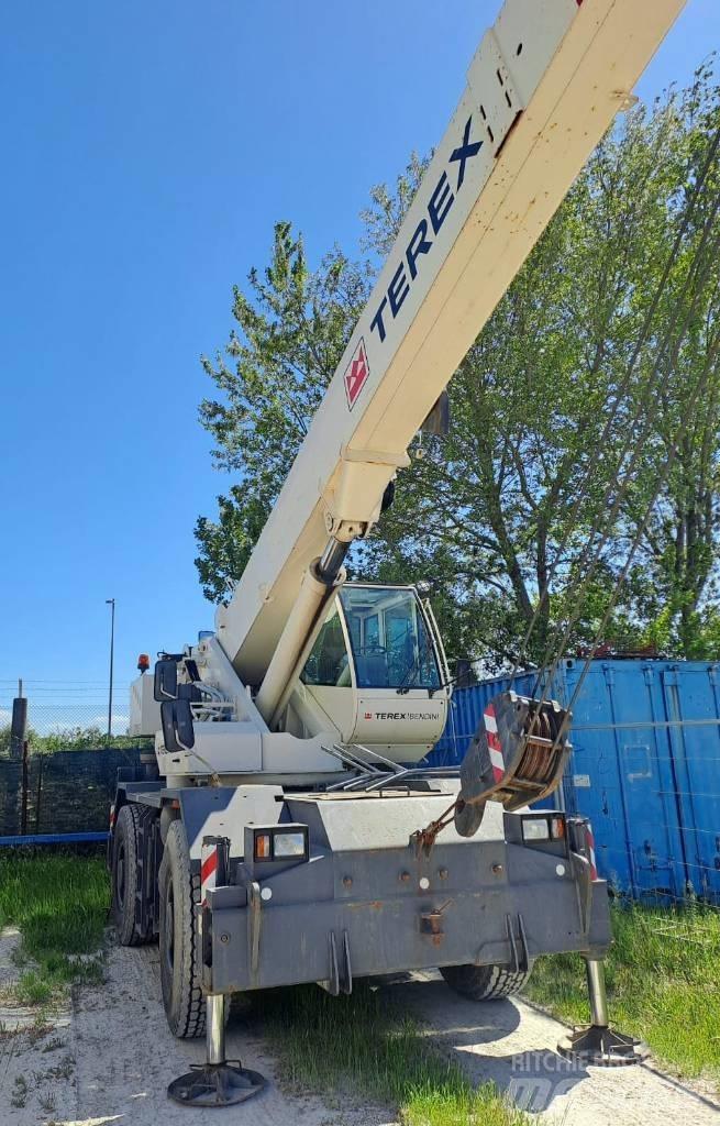 Terex A 350 ラフテレーンクレーン