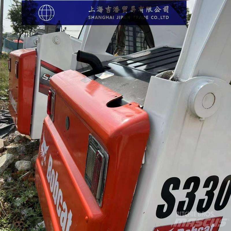 Bobcat S 330 スキッドステアローダー