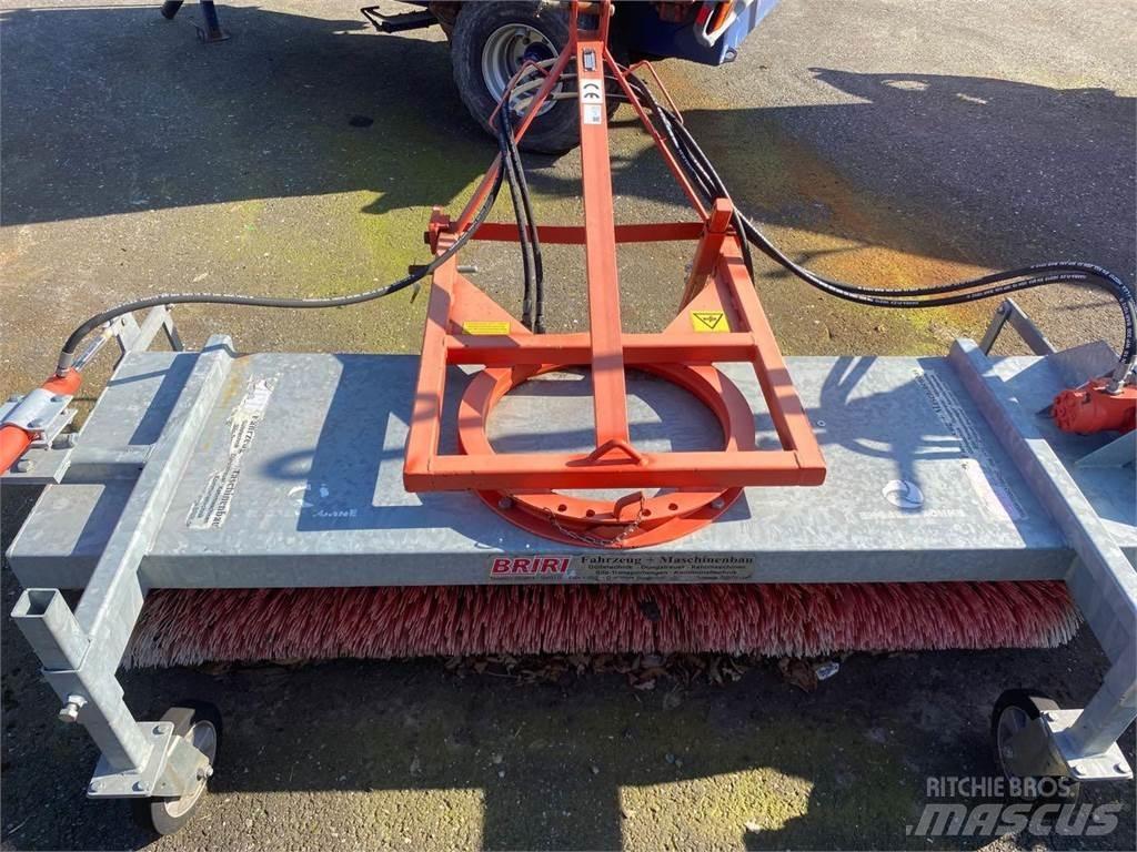 Briri SH 215 路面清掃機