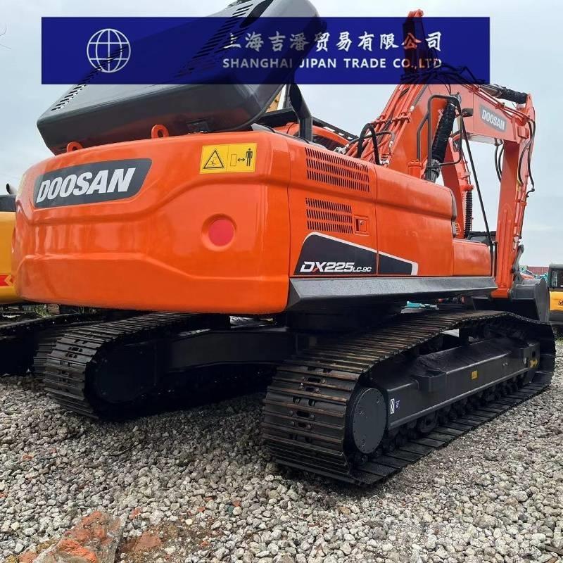 Doosan DX 225 大型油圧ショベル12t以上（パワーショベル・ユンボ）
