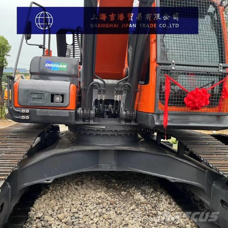 Doosan DX 225 大型油圧ショベル12t以上（パワーショベル・ユンボ）