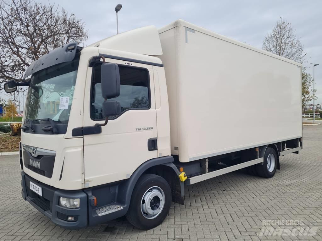 MAN 12.220 / 5.5m / LIFT ボックスボディー、ウイング、箱車