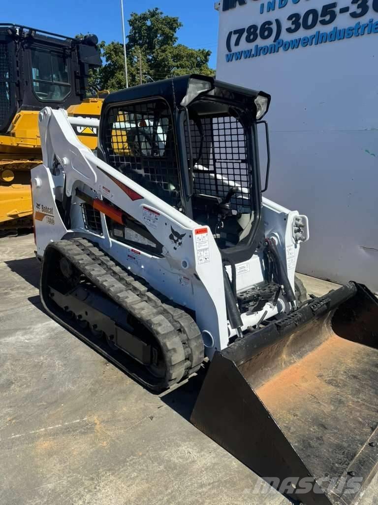 Bobcat T 590 スキッドステアローダー